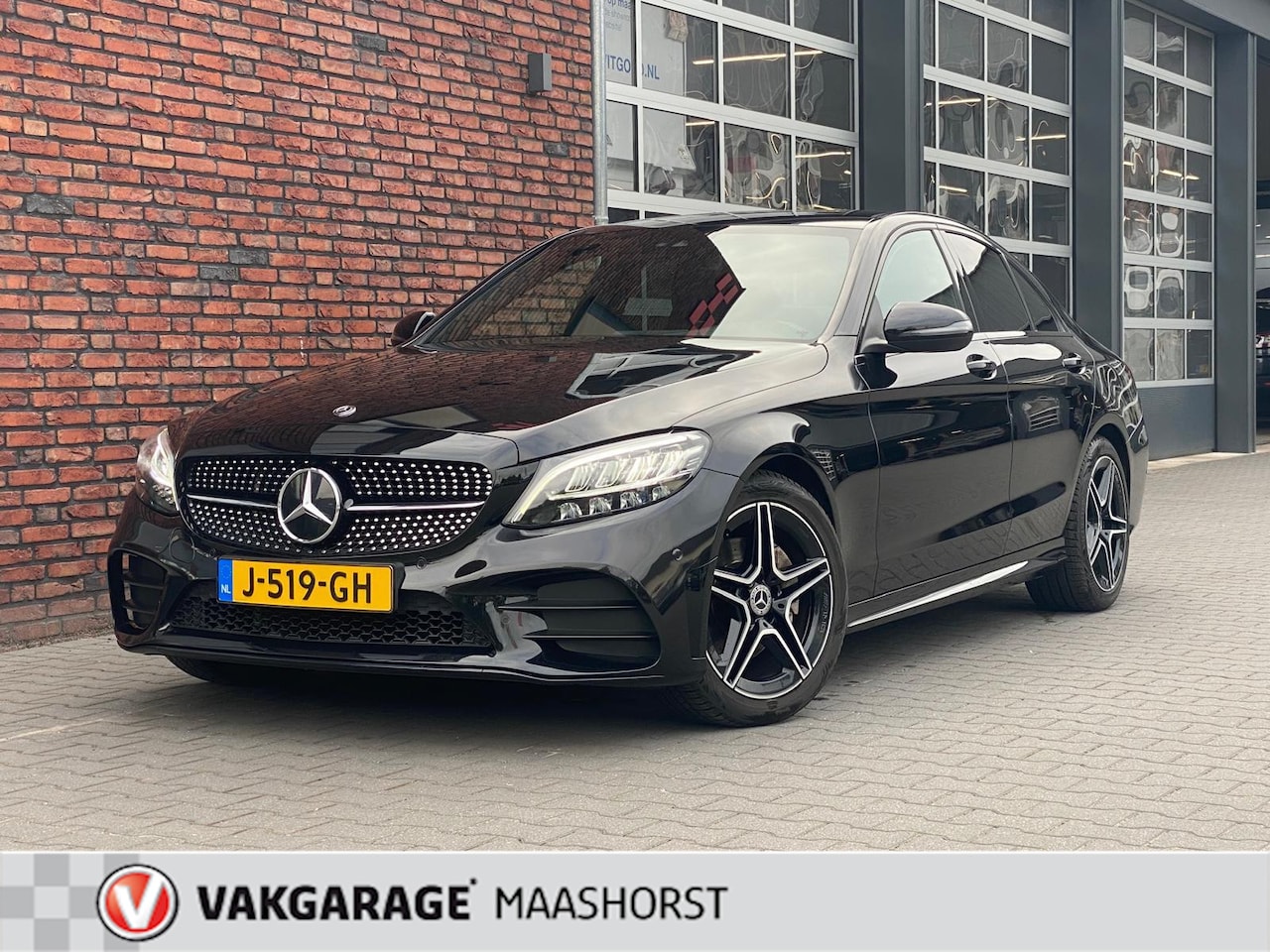 Mercedes-Benz C-klasse - 180 Premium Plus Pack AMG afneembare trekhaak - AutoWereld.nl