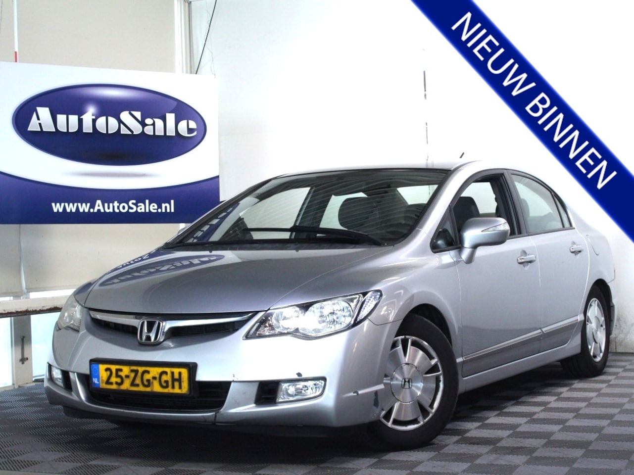 Honda Civic - 1.3 Hybrid NAP APK-3/2026 ECC BT CRUIS STOELVW TRKHK '08 - AutoWereld.nl