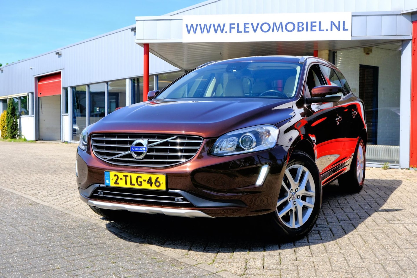 Volvo XC60 - 2.0 T5 241pk FWD Summum Aut. Pano|Leder|Xenon|Navi|LMV|Cam - AutoWereld.nl
