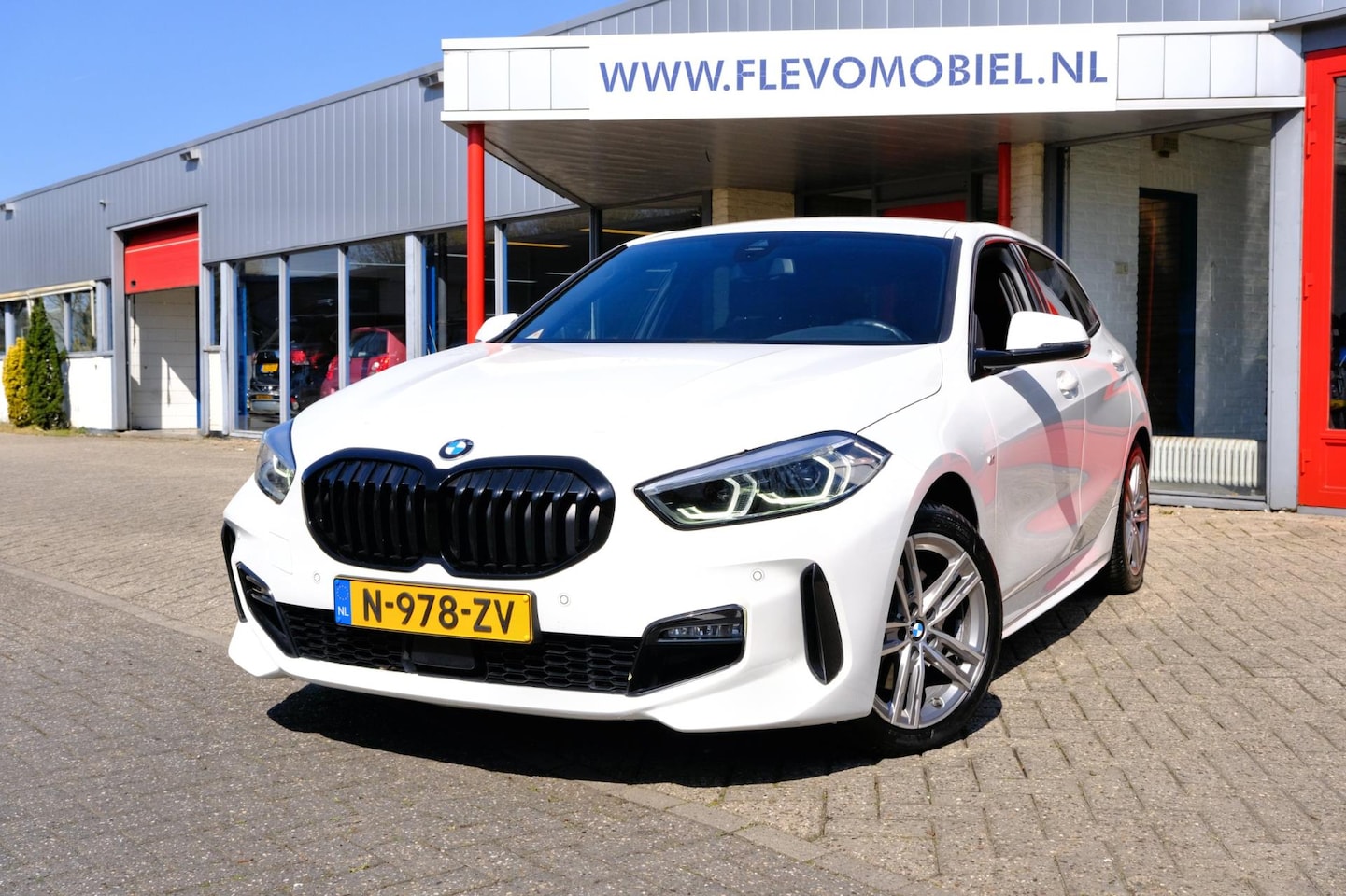BMW 1-serie - 118i M Sport Aut. Navi|Sportstoelen|LMV|Apple CarPlay - AutoWereld.nl