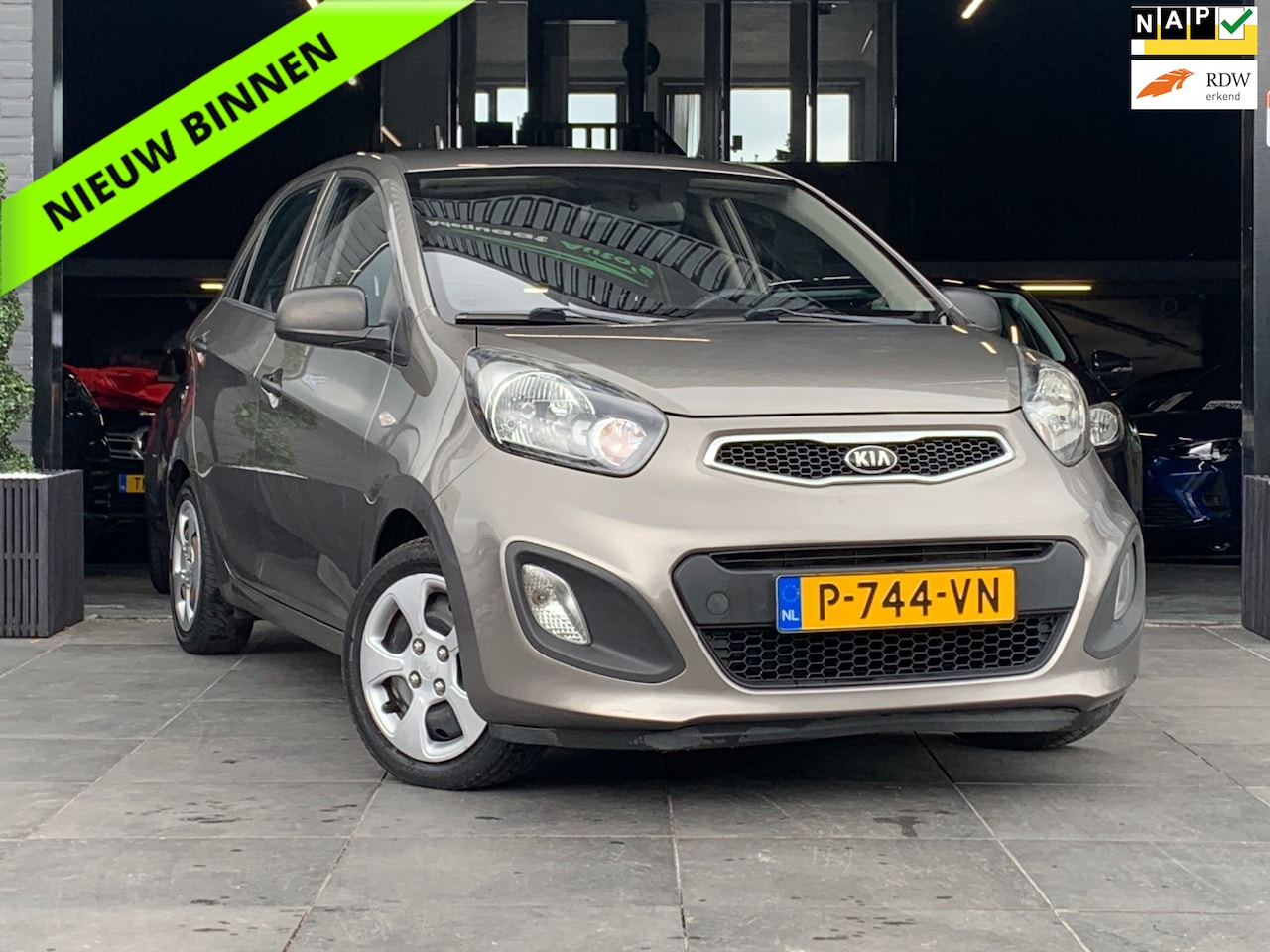 Kia Picanto - 1.0 CVVT EconomyLine|APK|Airco|5Deuren - AutoWereld.nl
