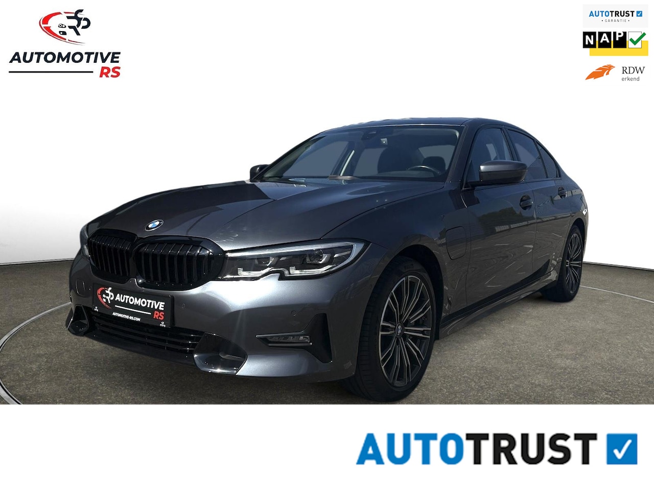 BMW 3-serie - 330e Plug-in Hybrid | 66.417 km | Shadow Line | M Velgen | Achteruitrijcamera | Stoelverwa - AutoWereld.nl
