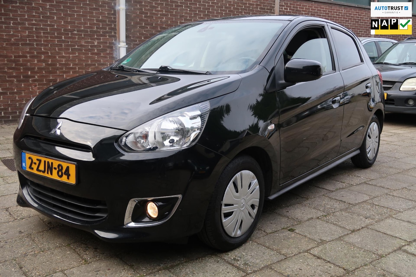 Mitsubishi Space Star - 1.0 Bright 1.0 Bright, Climate control, 4 elektrische ramen, elektrische spiegels, Mistlamen voor, Sp - AutoWereld.nl