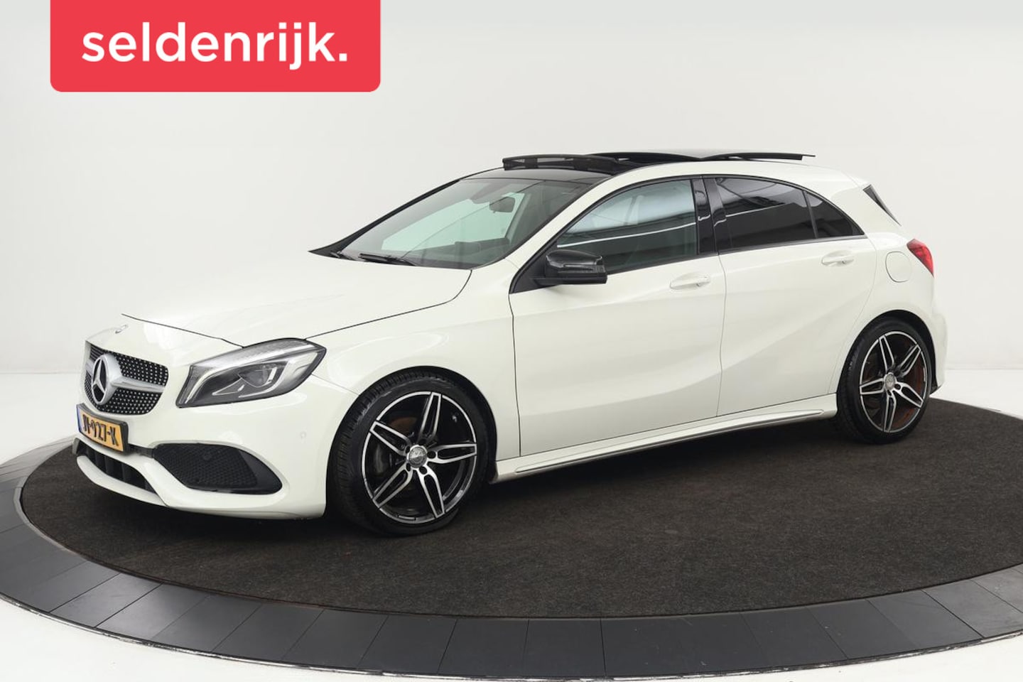 Mercedes-Benz A-klasse - 180d Lease Edition | Panoramadak | Carplay | Navigatie | Cruise control | Airco | Bluetoot - AutoWereld.nl
