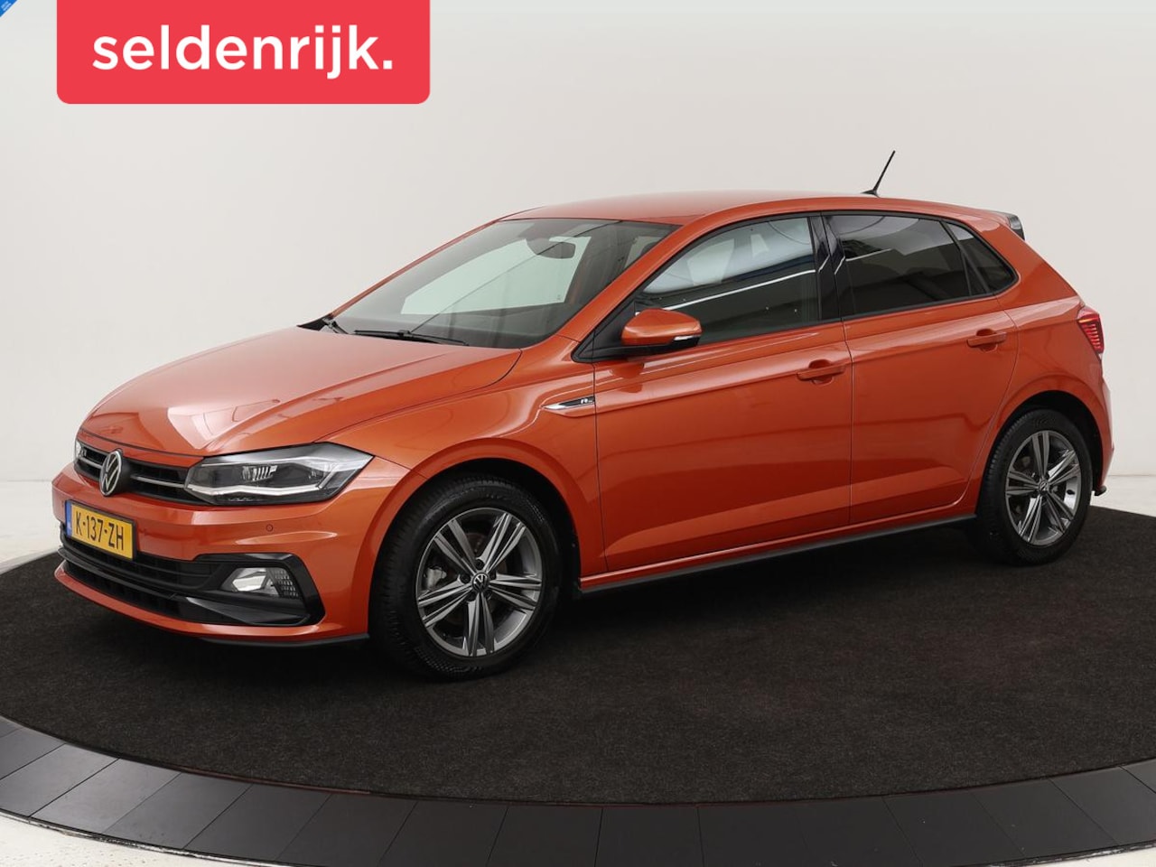 Volkswagen Polo - 1.0 TSI R-Line | Stoelverwarming | Camera | Carplay | Climate control | Adaptive cruise | - AutoWereld.nl