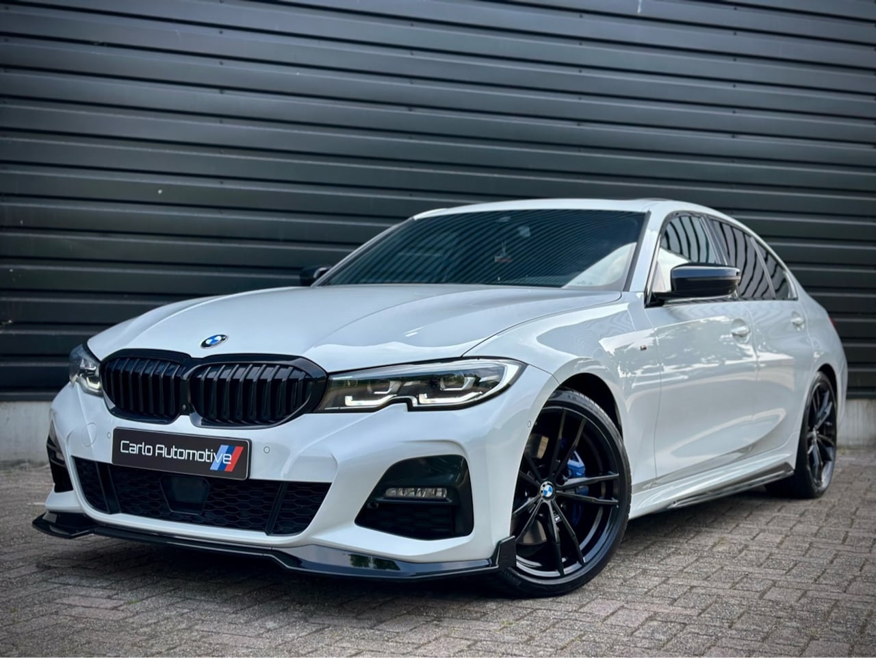 BMW 3-serie - 330i M-PERFORMANCE DAK|HEADUP|360CAM|ACC|INDIVIDUAL - AutoWereld.nl