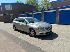 Volvo V60 - 2.4 D6 AWD Plug-In Hybrid Summum Leder