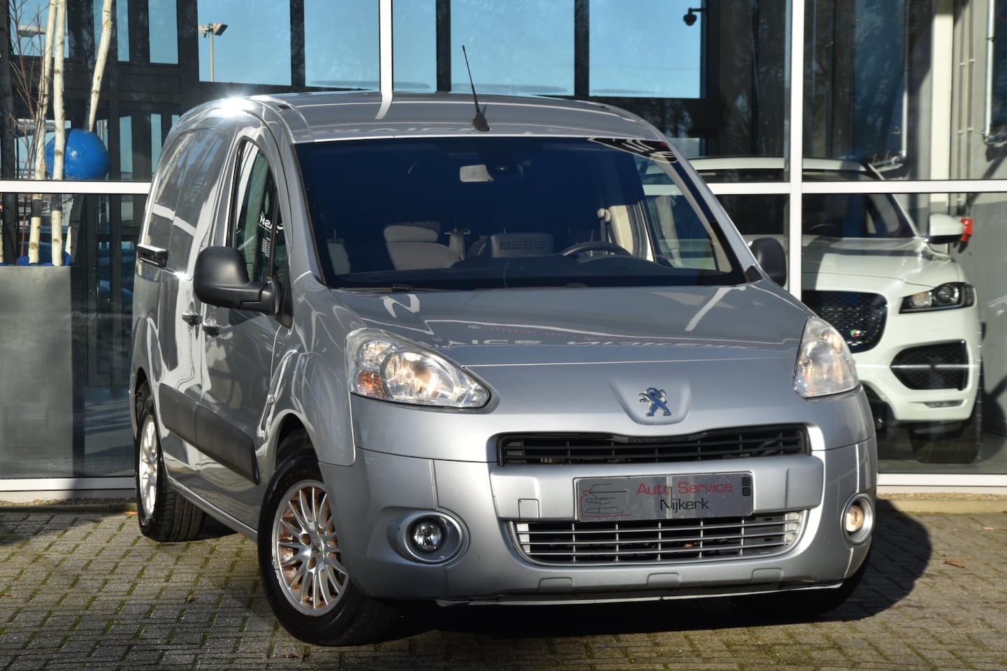 Peugeot Partner - 120 1.6 e-HDI L1 XT Profit + 2Tronic Airco Elek. Ramen 3 Persoons - AutoWereld.nl
