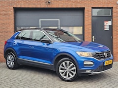 Volkswagen T-Roc - 1.5 TSI Style Pano ACC Carplay Camera 17"