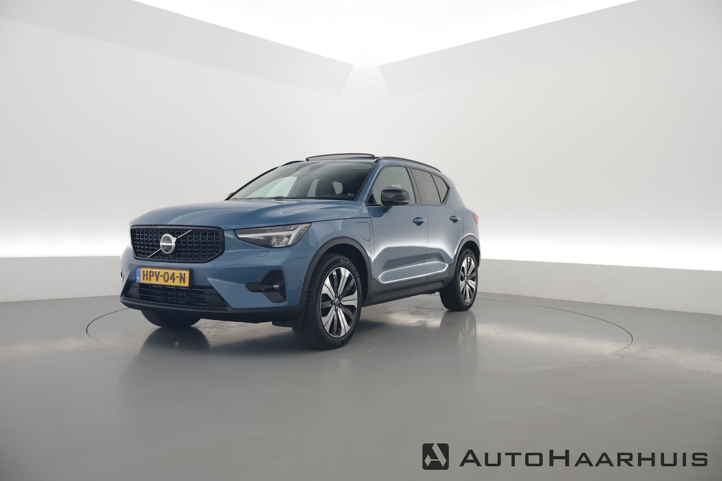 Volvo XC40 - 1.5 T5 Recharge Ultimate Dark | Pano | 360cam | Elek. Trekhaak | Harman Kardon | Pilot Ass - AutoWereld.nl