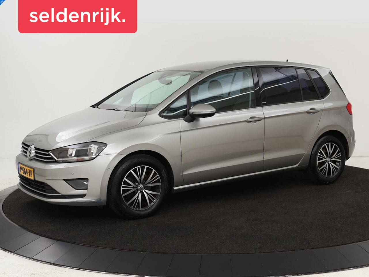 Volkswagen Golf Sportsvan - 1.4 TSI Allstar | Automaat | Adaptive cruise | Stoelverwarming | Park Assist | Carplay | N - AutoWereld.nl