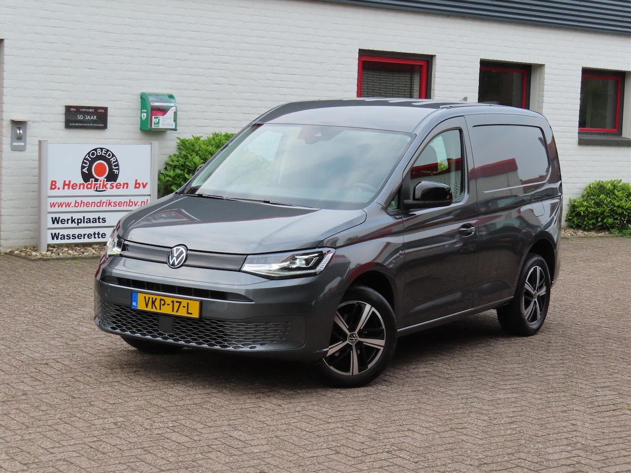 Volkswagen Caddy Cargo - 2.0 TDI 102pk L1H1 1ST Edition/ Apple Carplay/ Led koplampen/ Keyless entry/ Navigatie/ Di - AutoWereld.nl