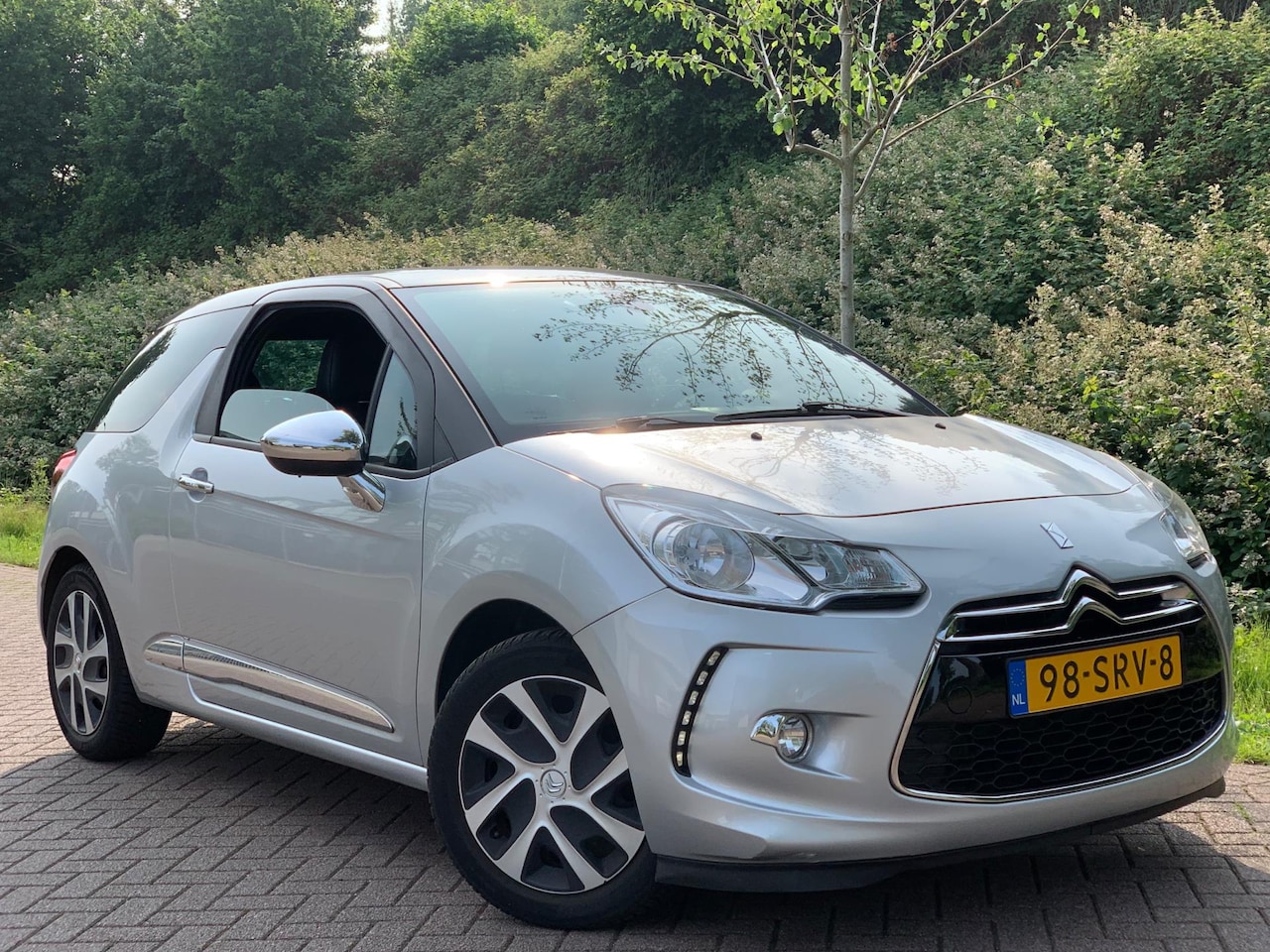 Citroën DS3 - 1.6 e-HDi So Chic |LEDER|CLIMA|PDC| TOPSTAAT ! - AutoWereld.nl