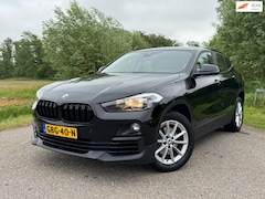 BMW X2 - SDrive18i Executive / Automaat / Airco / Cruise Control / PDC / LM-Velg 17" / Nieuwe APK t