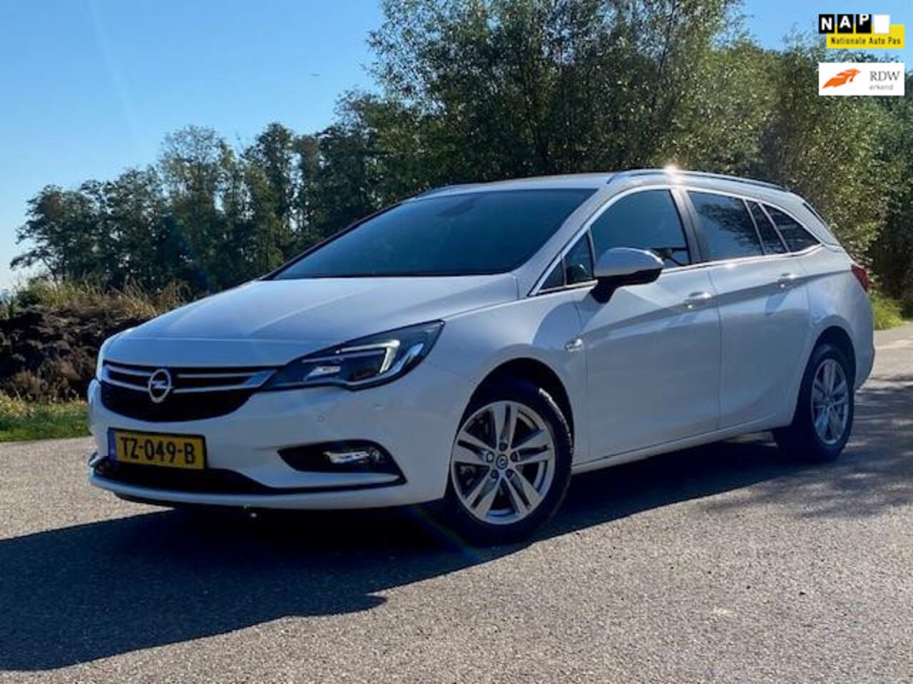 Opel Astra Sports Tourer - 1.0 Online Edition Camera Navie PDC AIRCO BTW Nap Goed onderhouden - AutoWereld.nl