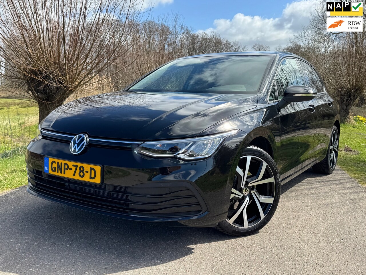 Volkswagen Golf - 1.5 eTSI 130 PK Life / Automaat / Fabrieksgarantie 07-2026 / Stuur+Stoelverwarming / 18"Lm - AutoWereld.nl
