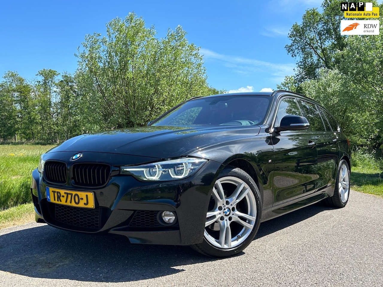 BMW 3-serie Touring - 318i Executive Automaat / M-Pakket / Sport-Leder / Navi / Trekhaak / Clima / 18" Velgen / - AutoWereld.nl