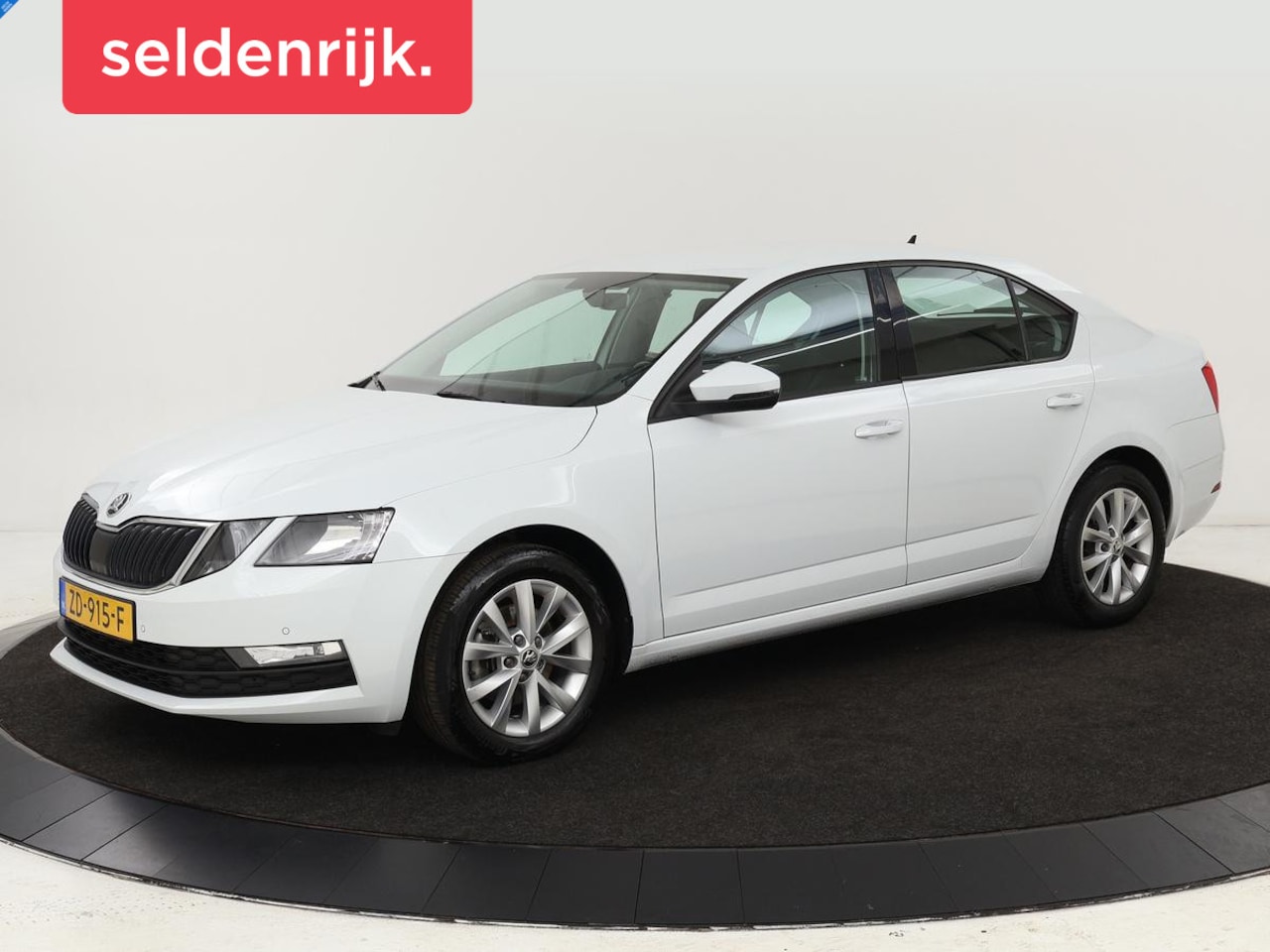 Skoda Octavia - 1.0 TSI Ambition | Carplay | Navigatie | Climate control | Parkeerhulp | Cruise control | - AutoWereld.nl