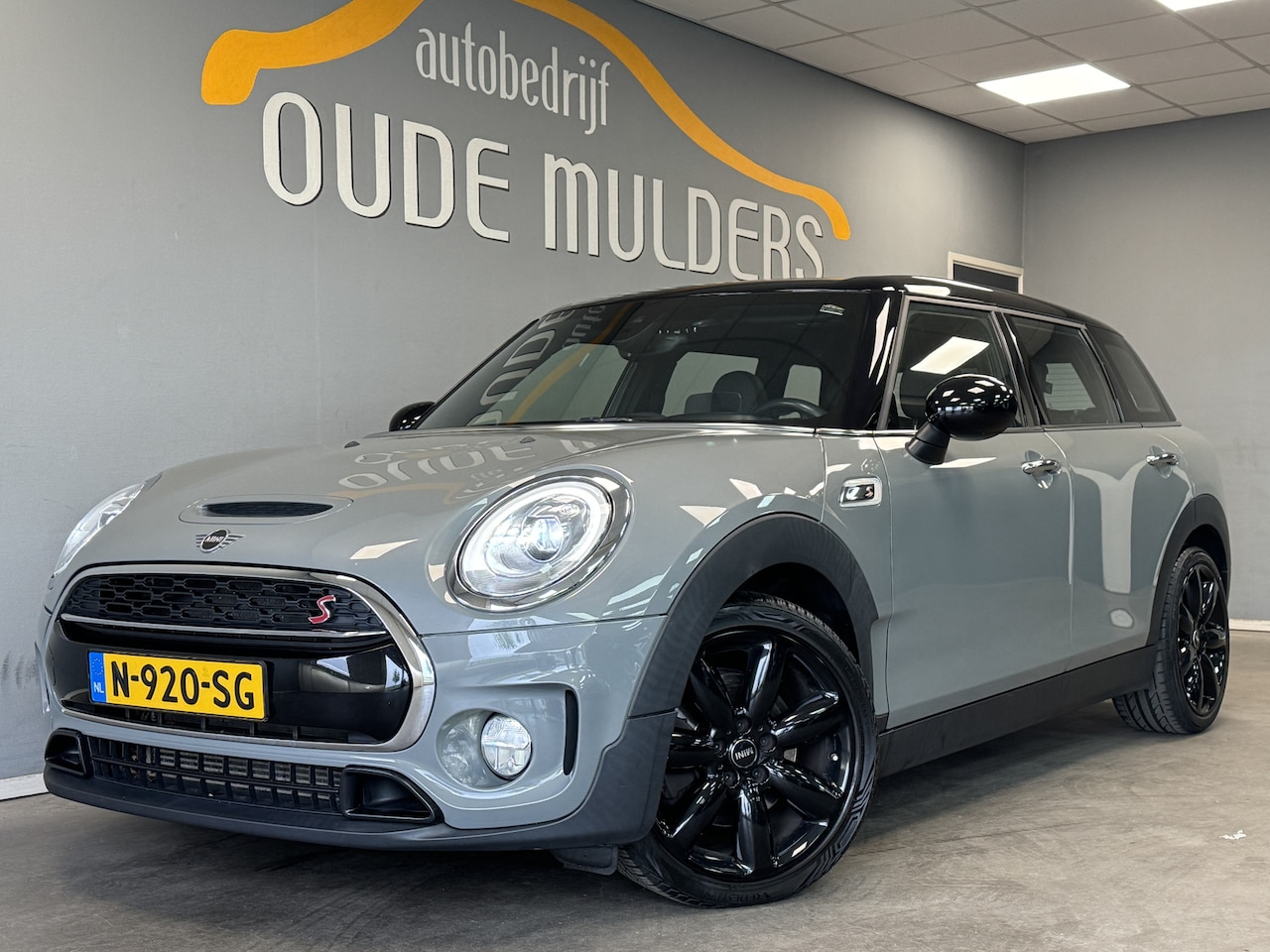 MINI Clubman - Mini 2.0 Cooper S Cruise/Panoramadak/Stoelverwarming/Navi - AutoWereld.nl
