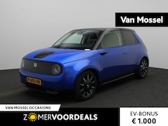 Honda e - e Advance 17" | Automaat | Navigatie | Panoramadak | 360 Camera | Apple Carplay / Android