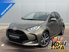 Toyota Yaris - 1.5 Hybrid 130 Executive Stoel- & Stuur verwarming, HUD, Dodehoek detectie, Parkeersensore