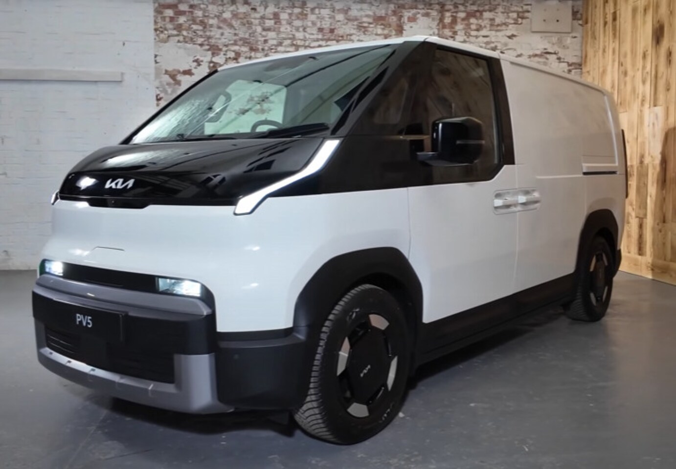 Kia PV5 - L2H1 Elite 51,5 kWh 2,99% Rente mogelijk | informeer naar de mogelijkheden | Parkeersensor - AutoWereld.nl