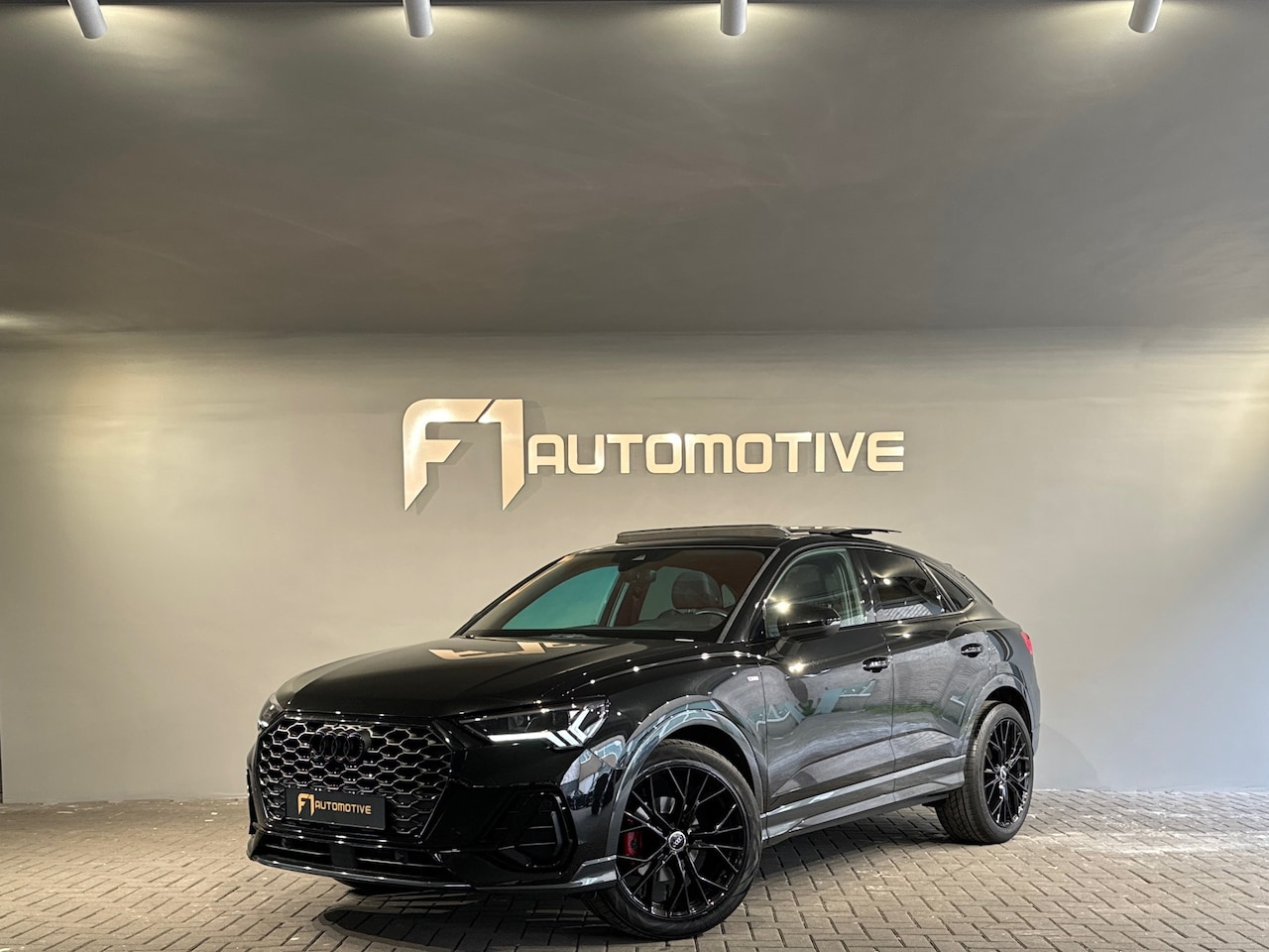 Audi Q3 Sportback - 35 TFSI 3x S Line Pano|Keyl|Blackpack|Matrix - AutoWereld.nl