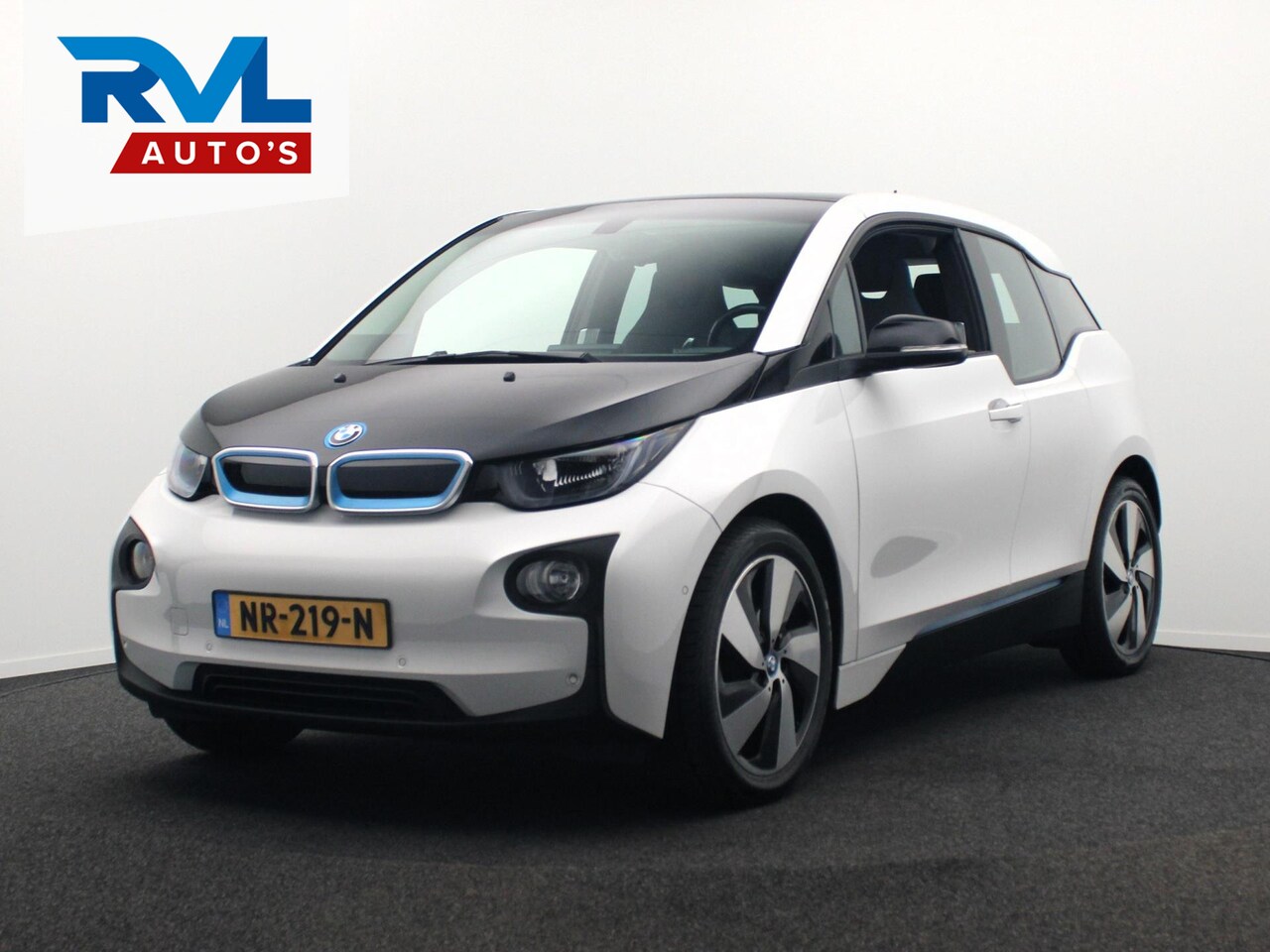 BMW i3 - Basis 94Ah 33 kWh Navigatie Camera Climate-control * Origineel Nederlands * - AutoWereld.nl