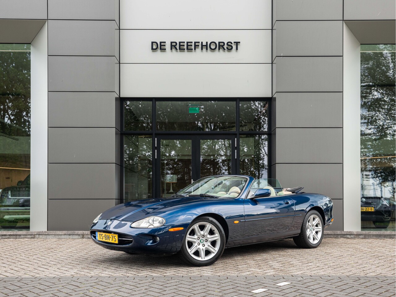 Jaguar XKR - 4.0 V8 Convertible | Zeer goede staat | Unieke auto - AutoWereld.nl
