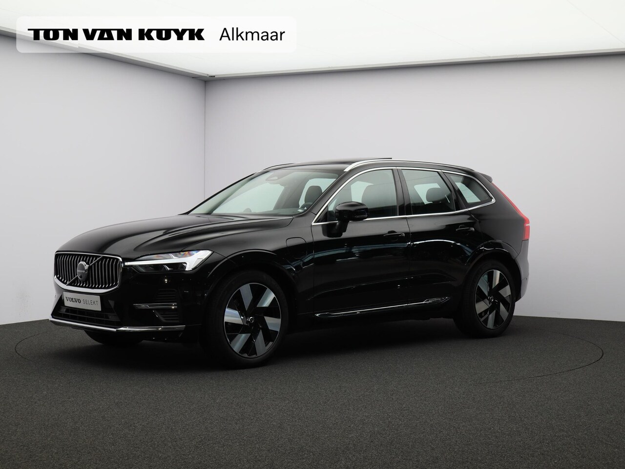 Volvo XC60 - 2.0 T6 Plug-in hybrid AWD Ultimate Bright / Trekhaak / Luchtvering / Bowers & Wilkins / He - AutoWereld.nl