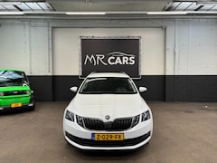 Skoda Octavia Combi - 2.0 TDI Greentech Style Business Navi/Camera/Cruise Control