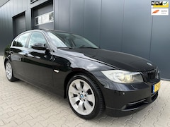 BMW 3-serie - 330i EXECUTIVE LEDER LMV NAVI
