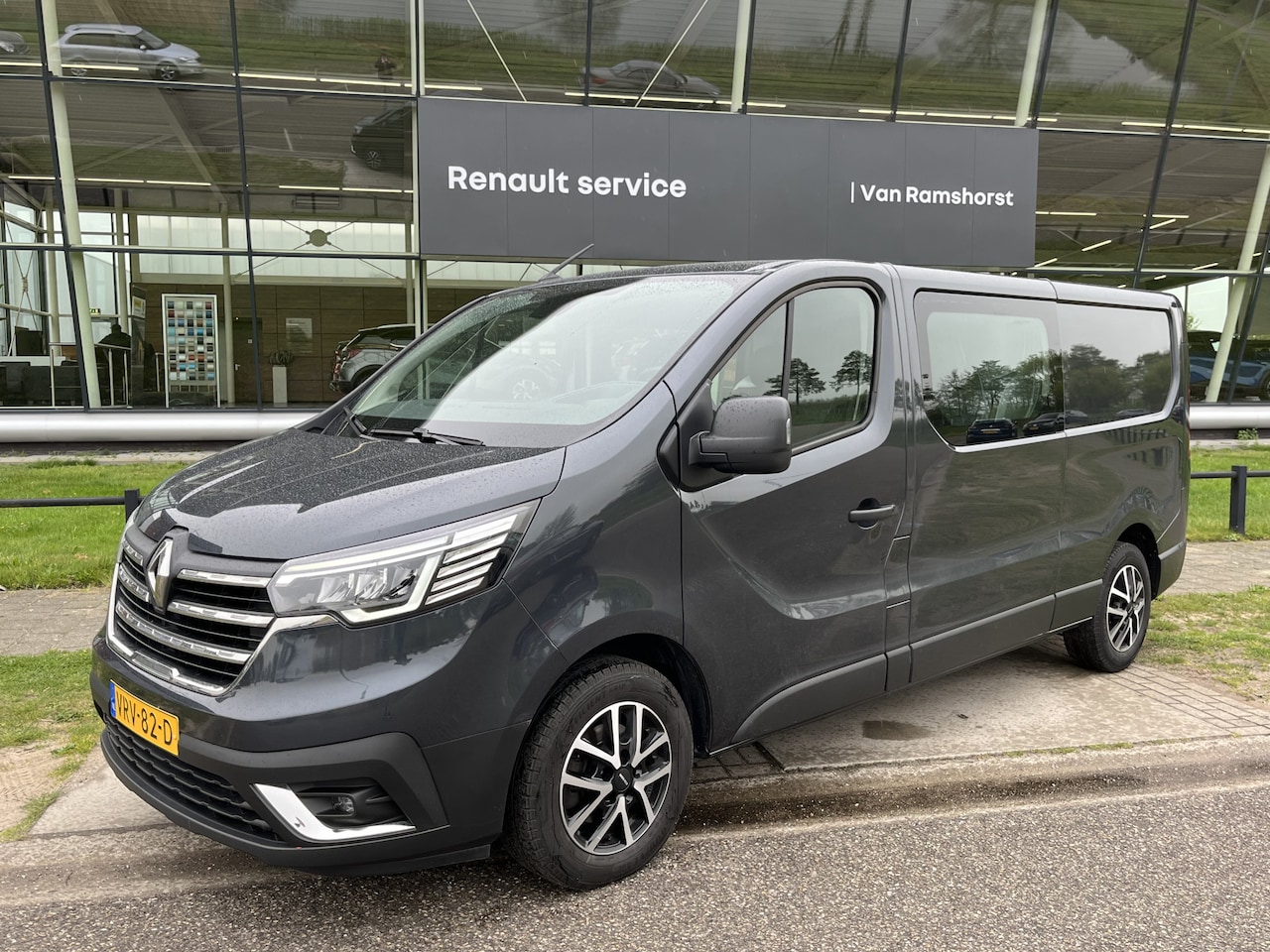 Renault Trafic - 2.0 dCi 130 T29 L2H1 DC Comfort / Dubbelcabine / 130 PK / Dealer onderhouden / Trekhaak / - AutoWereld.nl