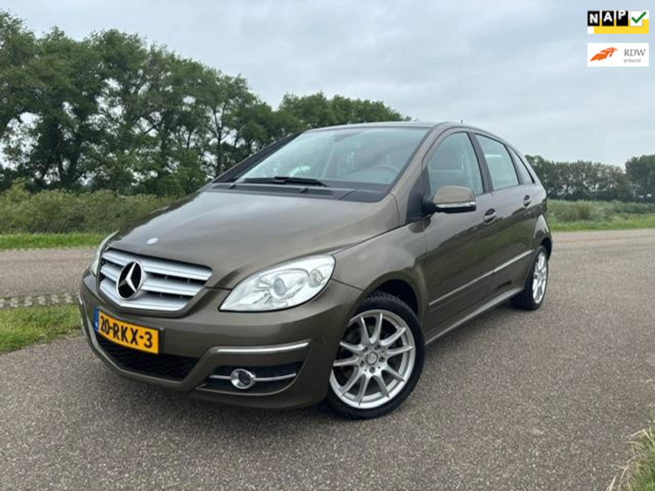 Mercedes-Benz B-klasse - 200 AUTOMAAT clima 170195 km nap bj 2011 - AutoWereld.nl
