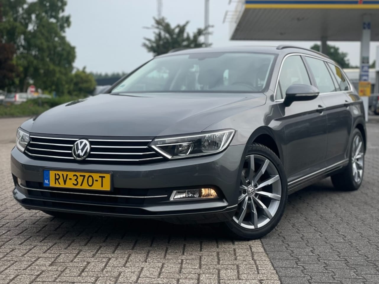 Volkswagen Passat - 1.4 TSI 150PK DSG AUTOMAAT TREKHAAK NAVI CAMERA - AutoWereld.nl