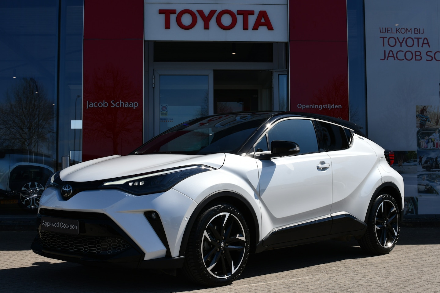 Toyota C-HR - 1.8 Hybrid GR-Sport Limited Automaat 122pk | Dodehoekdetectie | PDC | Bestuurdersstoel ele - AutoWereld.nl