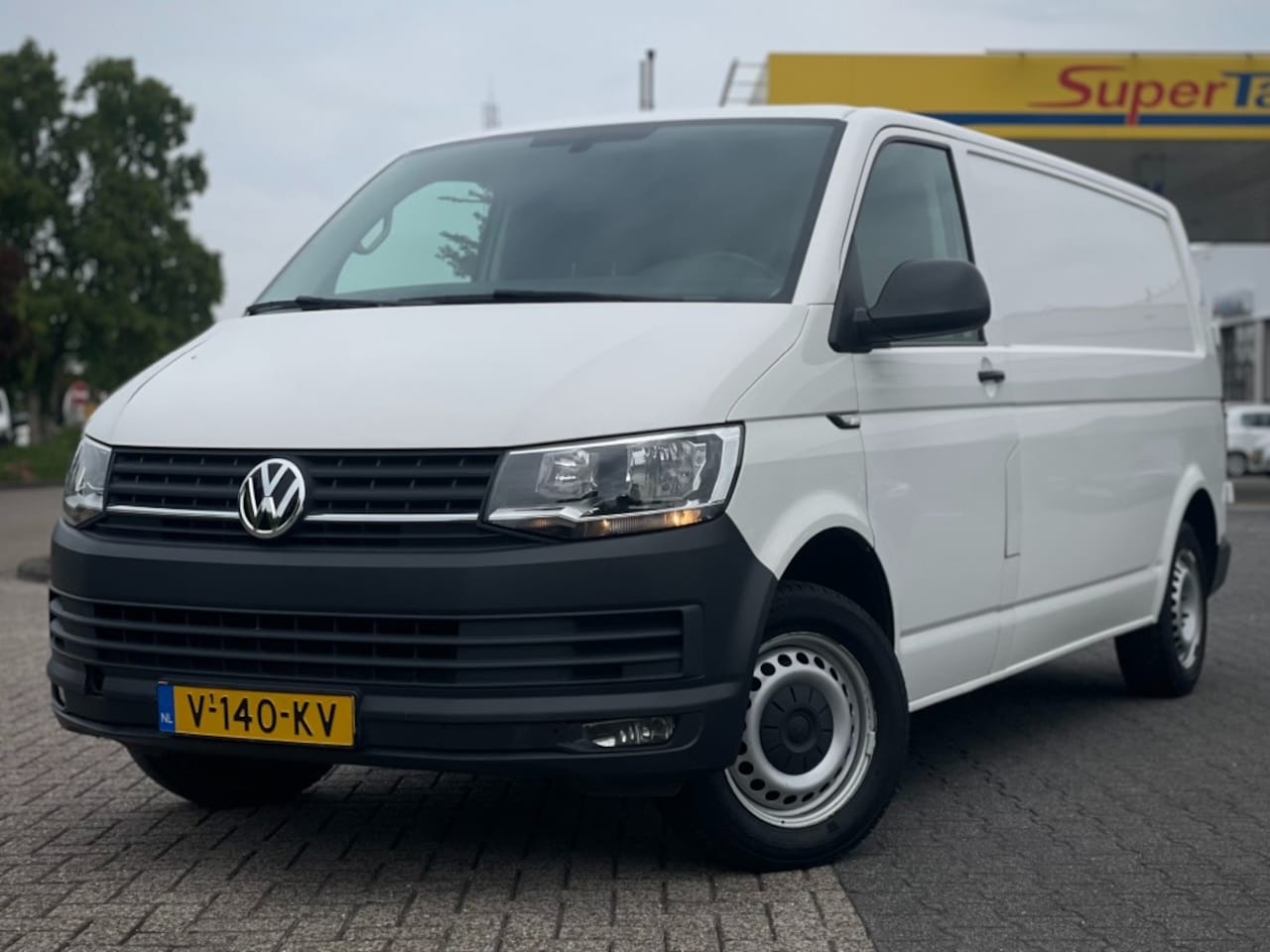 Volkswagen Transporter - 2.0 TDI 84KW L2H1 LANG CRUISE AIRCO PDC - AutoWereld.nl