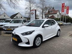 Toyota Yaris - 1.5 HYBRID ACTIVE AUTOMAAT / CARPLAY / CAMERA / ADAP. CRUISE