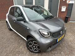 Smart Forfour - 1.0 Essential Edition / Pano / Cruise / NAP / LM