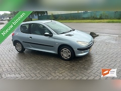 Peugeot 206 - 1.4 Gentry