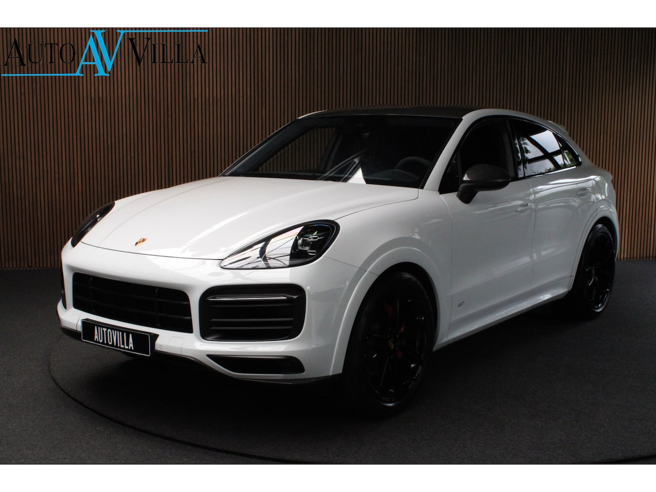 Porsche Cayenne Coupé - 3.0 GT Sport Chrono Carbon Softclose Camera Bose Elektr. uitklapbare trekhaak Alcantara bi - AutoWereld.nl