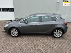 Opel Astra - 1.4 Turbo Cosmo
