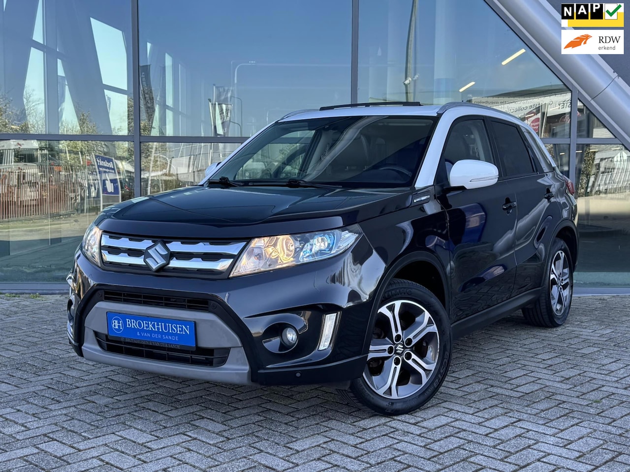 Suzuki Vitara - 1.6 High Executive Allgrip 120pk Panoramadak / Trekhaak / Stoelverwarming - AutoWereld.nl
