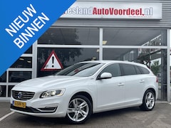 Volvo V60 - 2.4 D6 AWD Plug-In Hybrid Limited /Climate/Cruise/ Stoel- en stuurverw/Trekhaak/Navi/Onder