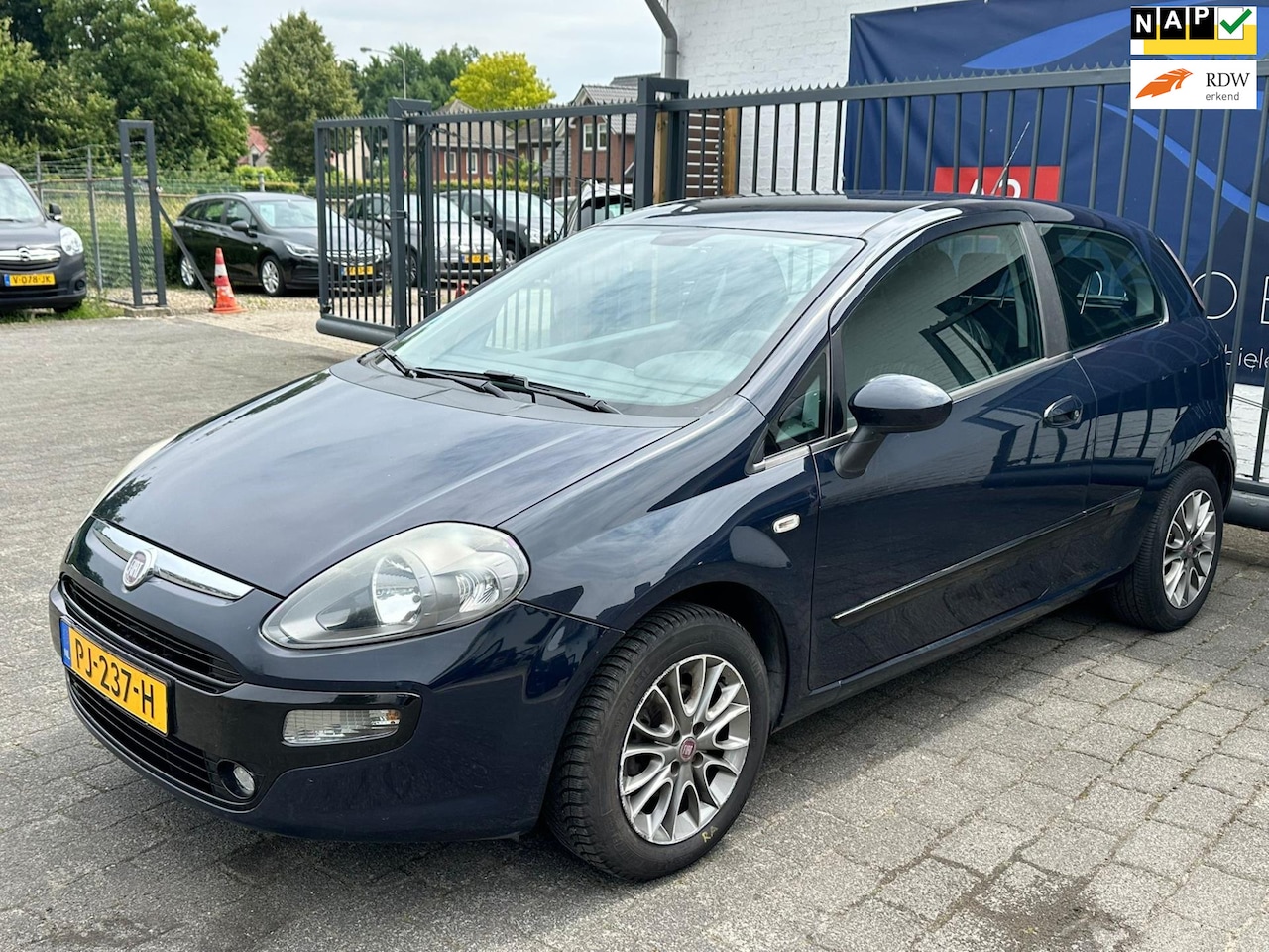 Fiat Punto Evo - 1.2 Pop / AIRCO / MULTIFUNCTIONEEL STUURWIEL - AutoWereld.nl