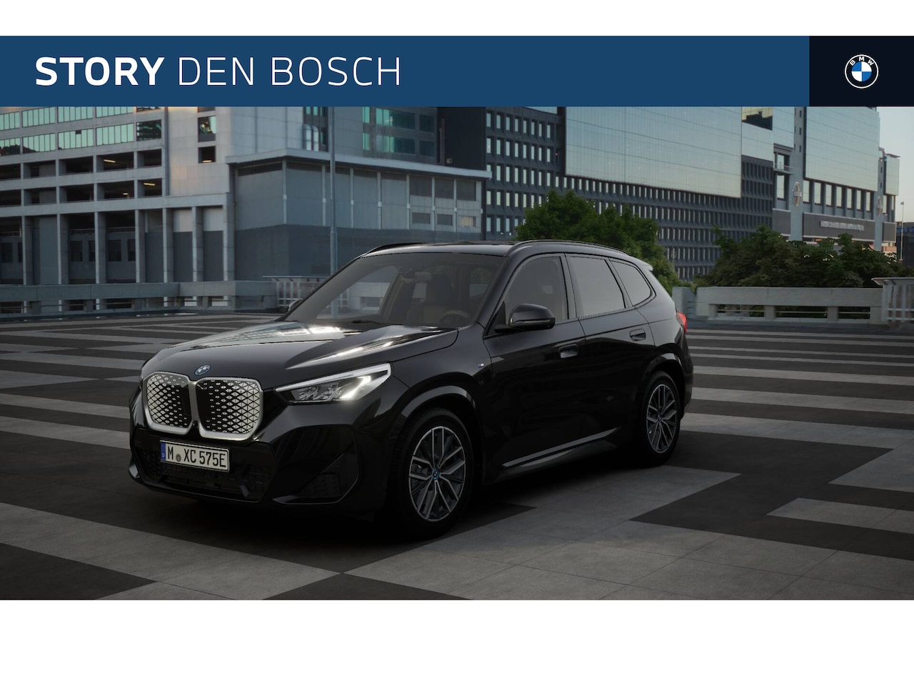 BMW iX1 - eDrive20 M Sport / Panoramadak / Sportstoelen / Achteruitrijcamera / M Adaptief onderstel - AutoWereld.nl