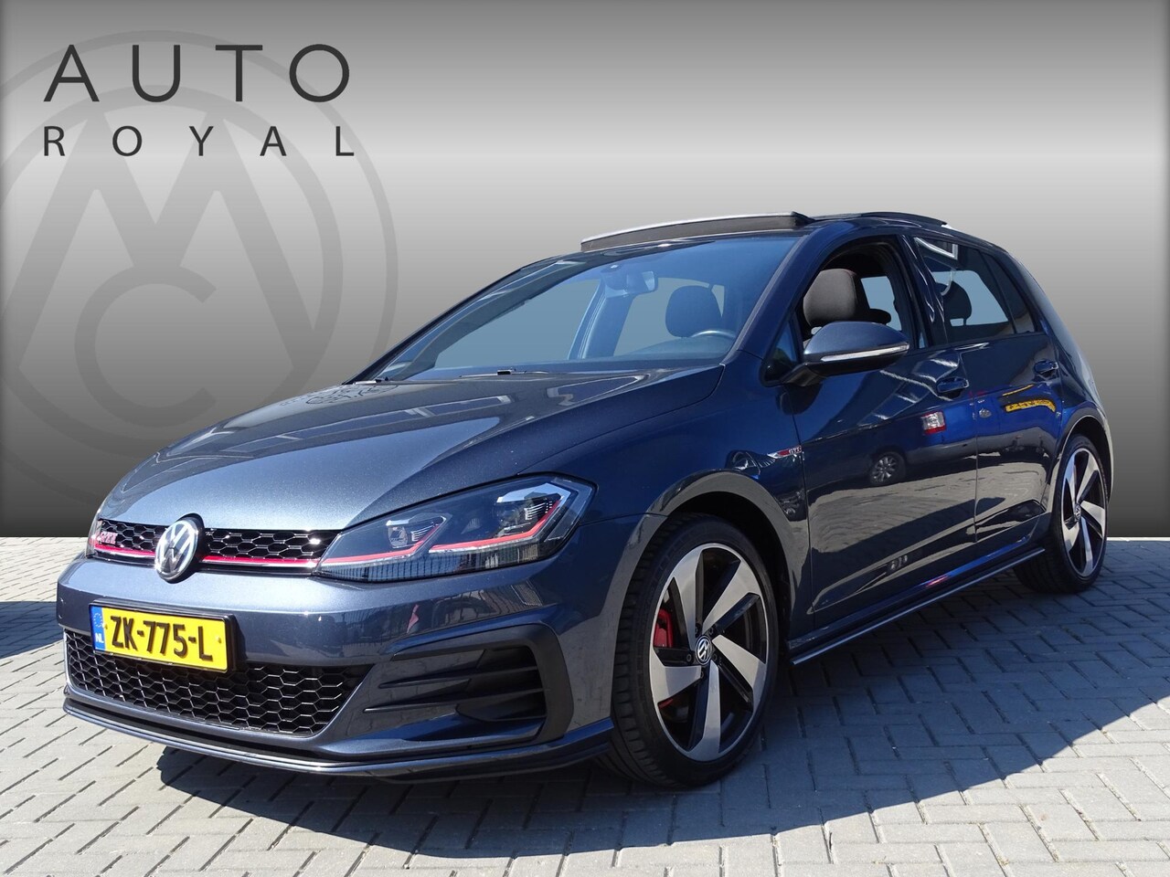 Volkswagen Golf - 2.0 TSI GTI 6-Bak, Panoramadak, Navigatie, Multimedia, Dode hoek detectie, Sport Interieur - AutoWereld.nl