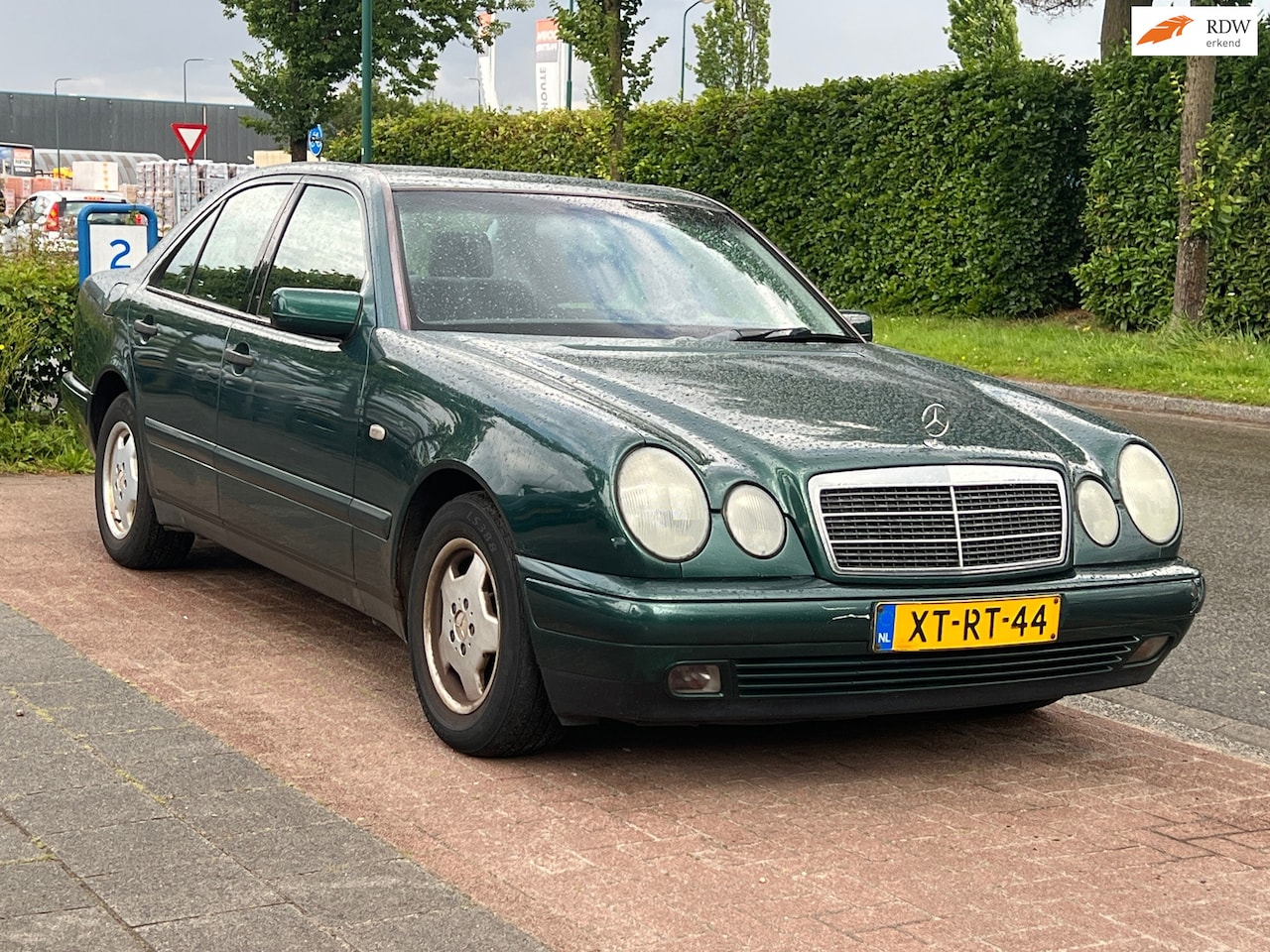 Mercedes-Benz E-klasse - 200 CDI Classic *Trekhaak - AutoWereld.nl