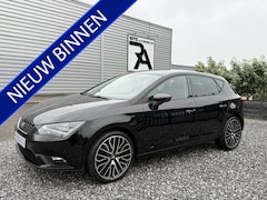 Seat Leon - 1.2 TSI DSG Style Navi|LED|Cruis|Media Zwart