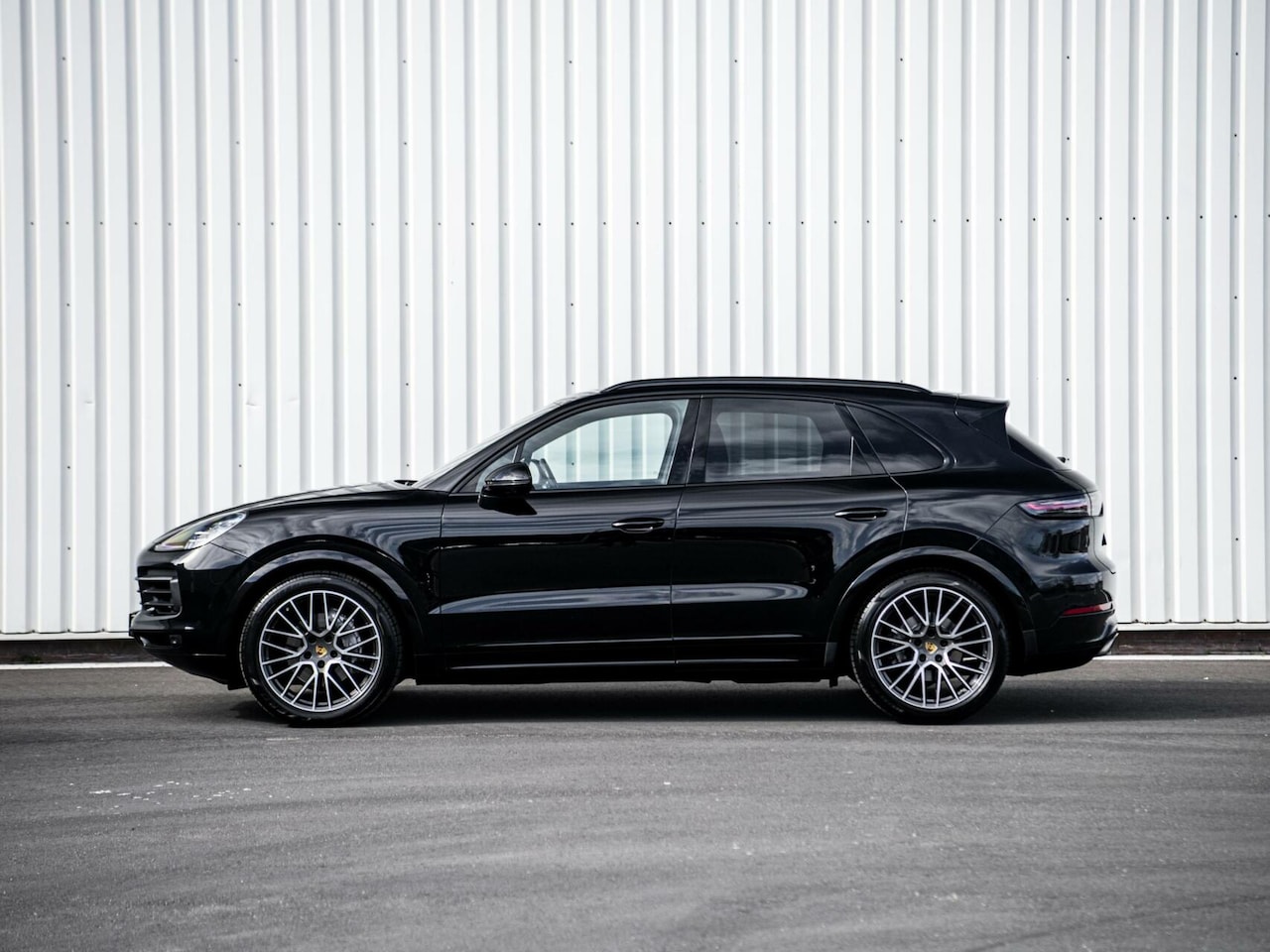Porsche Cayenne - 3.0 V6 340PK Pano Stoelkoeling Bose ACC Sport Chrono Led Matrix 360 Camera Softclose Lucht - AutoWereld.nl